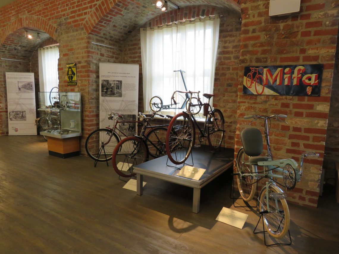 Liegerad und andere Fahrr&auml;der aus den 1930er Jahren