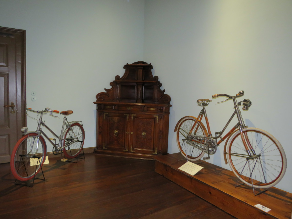 Bambus-Damenrad und Aluminium-Damenrad "Caminargent"